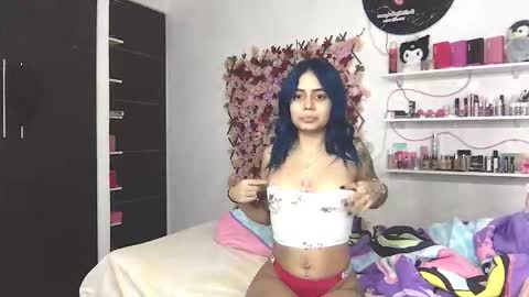 Snapshot of bunnylove_07 chatting on February 5, 1:43 am bunnylove_07 online show from February 5, 1:43 am