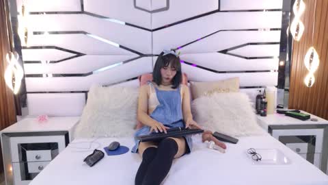 Snapshot of bunnysexyy chatting on December 16, 7:52 pm Bunny online show from December 16, 7:52 pm