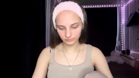 Snapshot of bunnytrussel chatting on May 4, 8:54 am Bella online show from May 4, 8:54 am