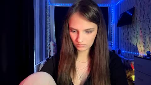 Snapshot of bunnytrussel chatting on May 18, 12:00 pm Bella online show from May 18, 12:00 pm
