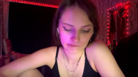 Snapshot of bunnytrussel chatting on June 2, 11:34 am Bella online show from June 2, 11:34 am