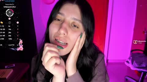 Snapshot of bunnyy09 chatting on December 31, 12:11 am Jess online show from December 31, 12:11 am