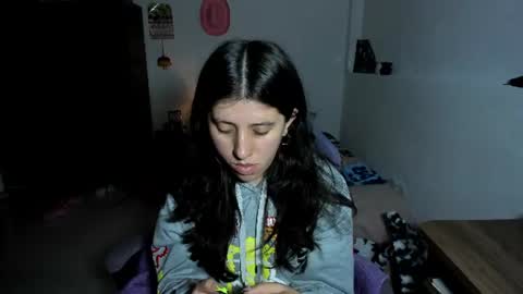 Snapshot of bunnyy09 chatting on July 5, 3:56 am Jess online show from July 5, 3:56 am