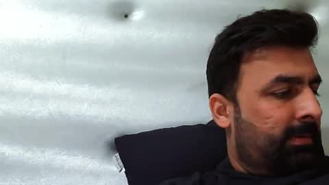 Hairy Arabian online show from December 3, 6:28 pm