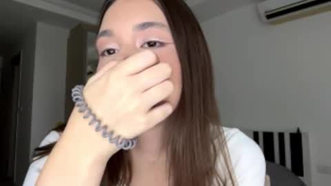 Snapshot of burmahimes chatting on February 12, 8:20 am Nica online show from February 12, 8:20 am