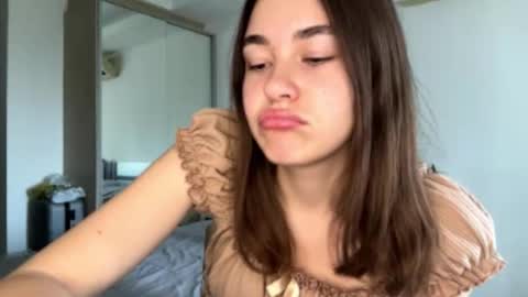 Snapshot of burmahimes chatting on February 26, 5:39 am Nica online show from February 26, 5:39 am