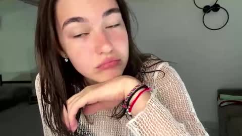 Snapshot of burmahimes chatting on March 1, 7:43 am Nica online show from March 1, 7:43 am