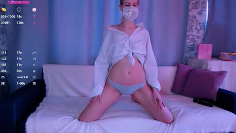 burning_g1rl online show from March 11, 2:12 pm