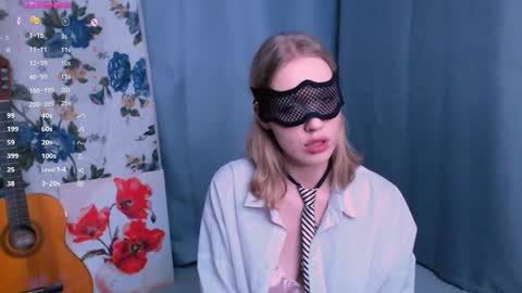 burning_g1rl online show from April 8, 5:35 pm