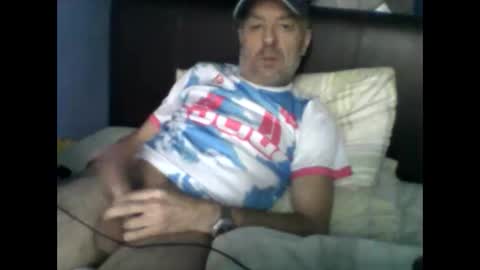 burnleyguy1977 online show from January 7, 12:18 pm