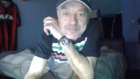 burnleyguy1977 online show from May 8, 2:06 am