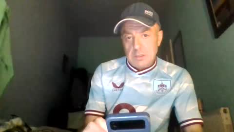 burnleyguy1977 online show from July 1, 1:51 am