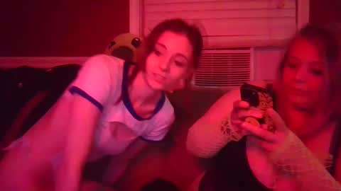 Snapshot of burnthemail chatting on December 2, 7:25 am lilly online show from December 2, 7:25 am