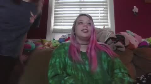 Snapshot of burnthemail chatting on December 4, 9:24 pm lilly online show from December 4, 9:24 pm