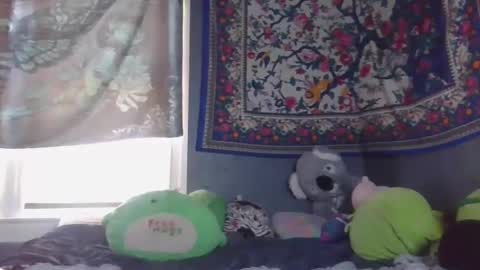 Snapshot of burnthemail chatting on February 3, 7:10 pm lilly online show from February 3, 7:10 pm