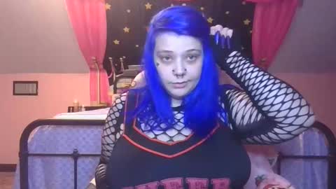 Snapshot of burnthemail chatting on October 18, 9:10 am lilly online show from October 18, 9:10 am