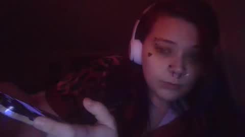 Snapshot of burnthemail chatting on January 10, 11:12 am lilly online show from January 10, 11:12 am