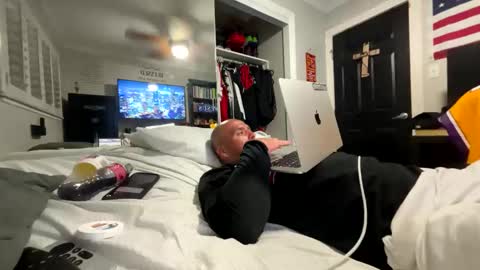 burrito3890620 online show from April 8, 3:39 am