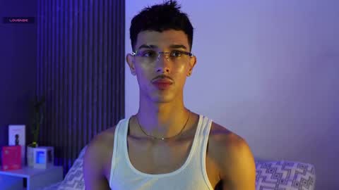 Buster independent model online show from September 15, 10:59 am