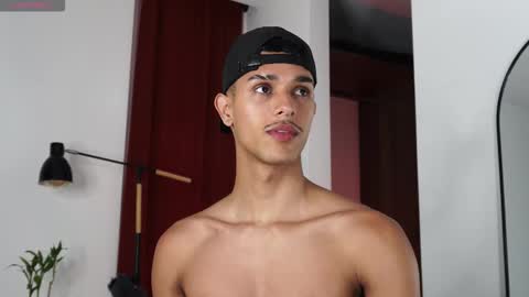 Snapshot of busterspinter chatting on February 23, 12:13 pm Buster independent model online show from February 23, 12:13 pm