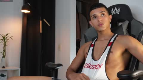 Snapshot of busterspinter chatting on April 21, 12:01 am Buster independent model online show from April 21, 12:01 am