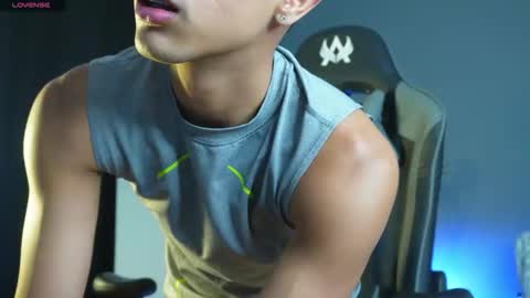 Snapshot of busterspinter chatting on June 6, 1:11 am Buster independent model online show from June 6, 1:11 am