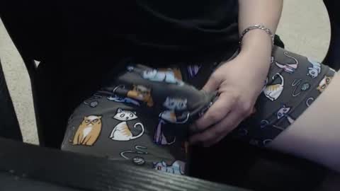 Snapshot of bustinpp chatting on December 16, 7:48 am bustinpp online show from December 16, 7:48 am