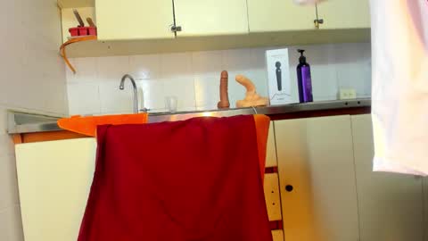 Snapshot of busty_glow chatting on October 3, 10:34 am busty_glow online show from October 3, 10:34 am