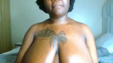 Snapshot of busty_mellons69 chatting on March 19, 12:25 am busty_mellons69 online show from March 19, 12:25 am