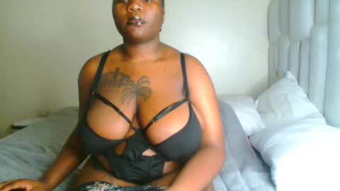 Snapshot of busty_mellons69 chatting on March 27, 9:53 am busty_mellons69 online show from March 27, 9:53 am