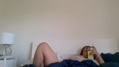 Snapshot of busty_yasmin chatting on June 4, 12:33 pm Busty-Yasmin online show from June 4, 12:33 pm
