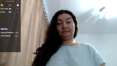 Snapshot of bustyemma chatting on May 11, 9:48 am Emma online show from May 11, 9:48 am