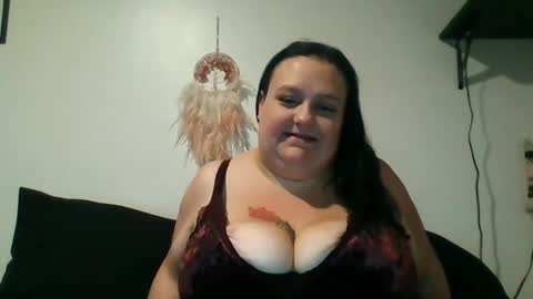 bustymilf94 online show from December 14, 2:39 am