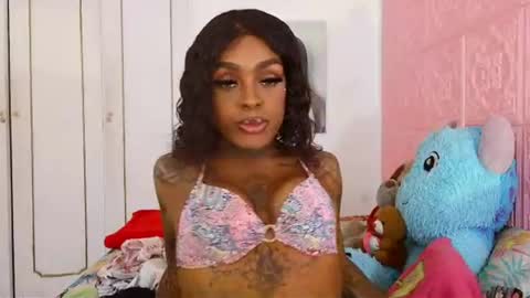 Snapshot of butterfly_blackx chatting on July 13, 6:22 pm butterfly_blackx online show from July 13, 6:22 pm