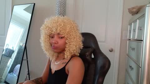 butterfly booty online show from December 19, 3:52 pm