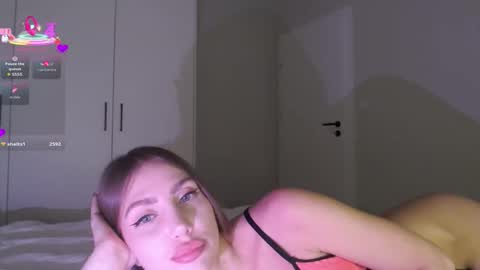 Lauren online show from November 19, 6:08 pm