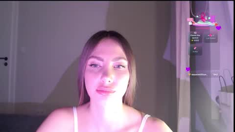 Lauren online show from December 3, 3:43 pm