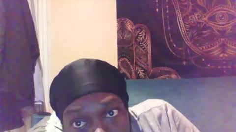 Snapshot of buzsy chatting on December 8, 11:57 am Buzsy online show from December 8, 11:57 am