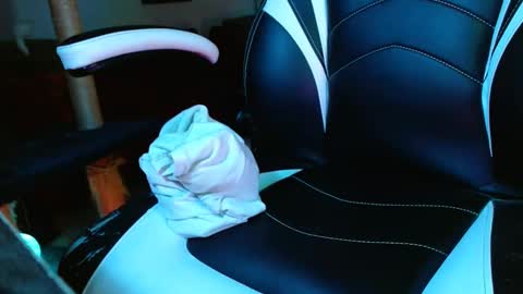 bwall1425 online show from December 23, 2:02 am