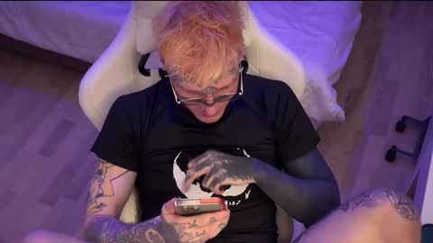 c10h15on online show from January 5, 5:27 pm