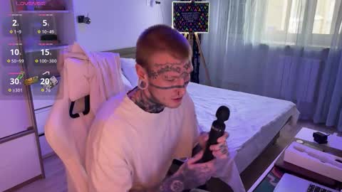 c10h15on online show from February 5, 8:41 am