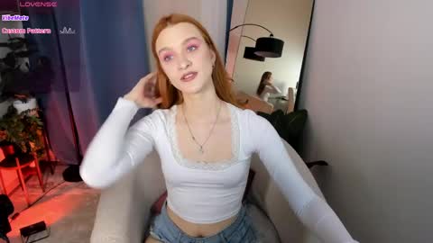 Snapshot of c_moonie_ chatting on May 14, 8:59 pm Polly online show from May 14, 8:59 pm