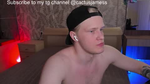 Snapshot of cactusjames_69 chatting on February 10, 8:57 pm James online show from February 10, 8:57 pm