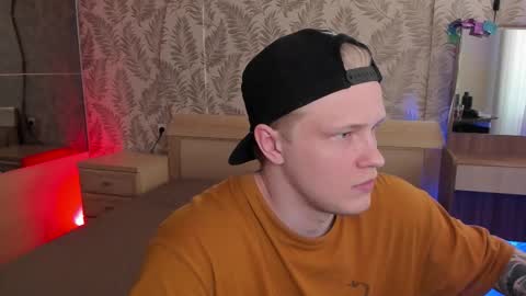 Snapshot of cactusjames_69 chatting on March 24, 11:04 am James online show from March 24, 11:04 am