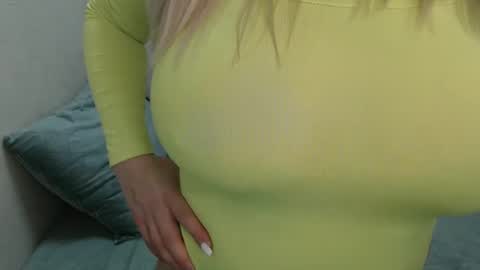 cadence_lux online show from March 1, 9:18 am