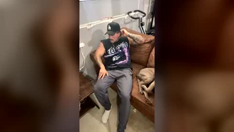 Snapshot of cadenhunterr chatting on July 7, 3:05 pm cadenhunterr online show from July 7, 3:05 pm