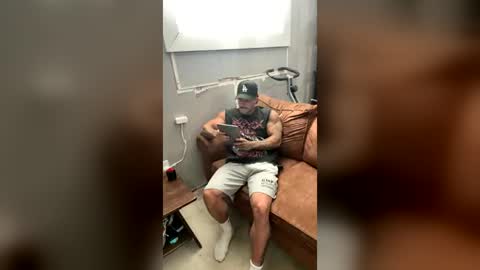 Snapshot of cadenhunterr chatting on July 11, 3:04 pm cadenhunterr online show from July 11, 3:04 pm