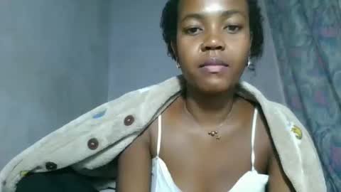 Snapshot of caella98 chatting on April 4, 6:22 am caella98 online show from April 4, 6:22 am