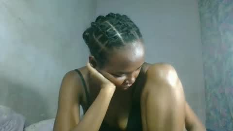 Snapshot of caella98 chatting on April 6, 8:43 pm caella98 online show from April 6, 8:43 pm