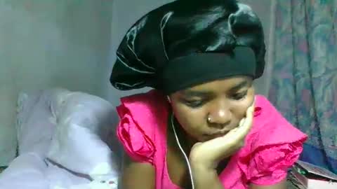 Snapshot of caella98 chatting on April 17, 9:51 pm caella98 online show from April 17, 9:51 pm